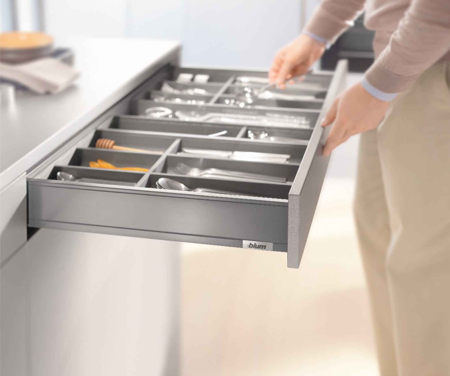 blum-legrabox.jpg blum-legrabox.jpg