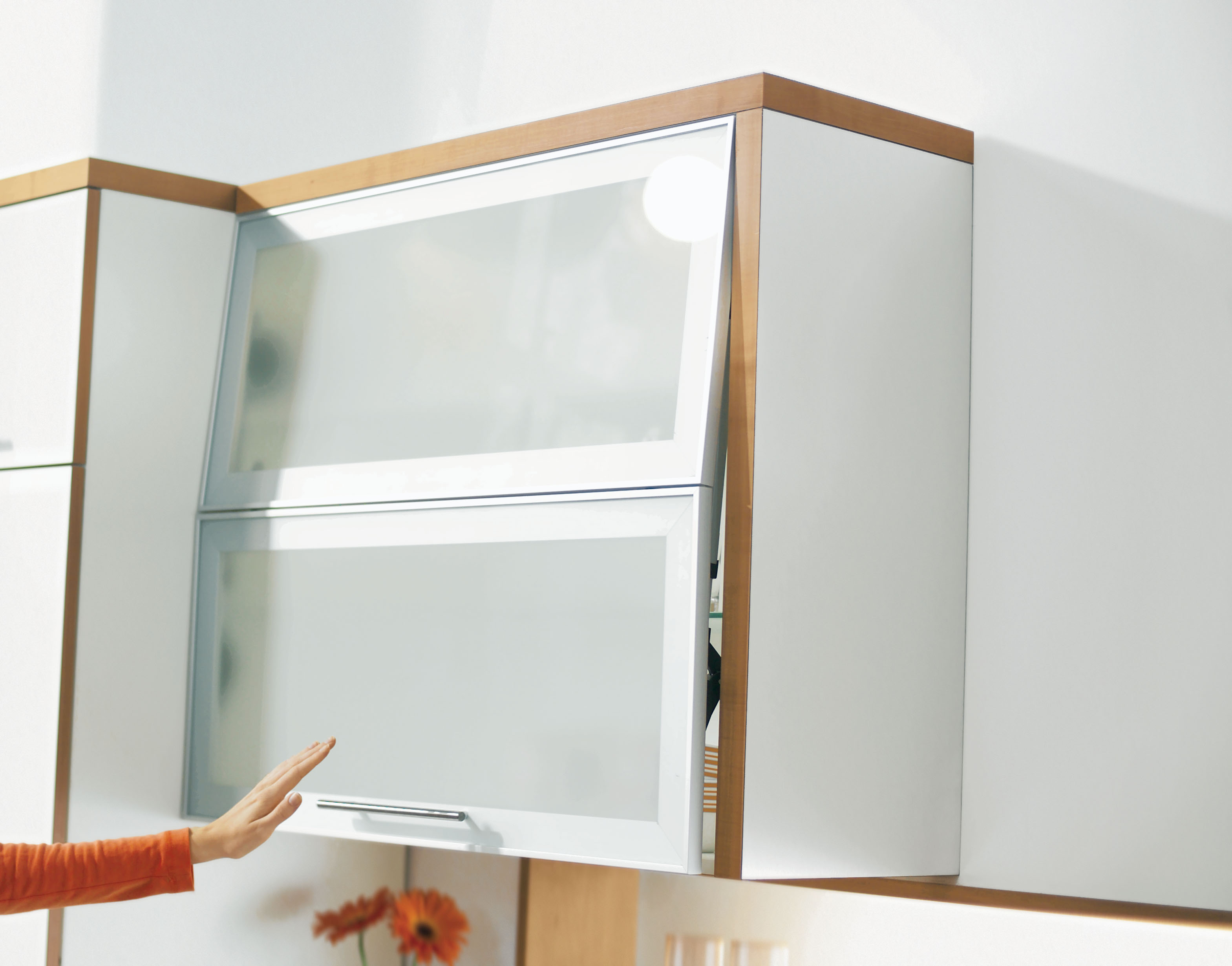 blum-single-touch-lift-system.jpg blum-single-touch-lift-system.jpg