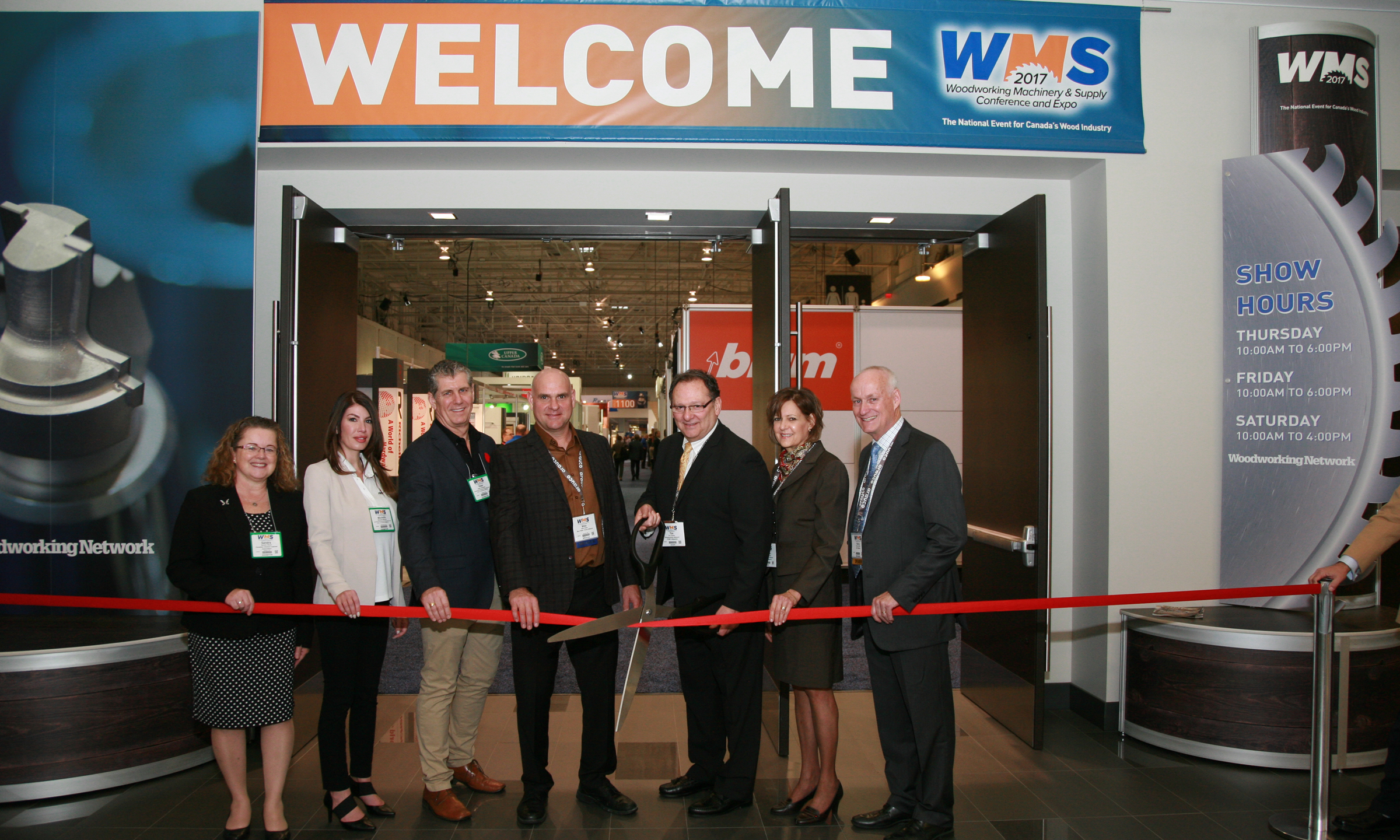 WMS draws record crowd on opening day  Woodworking Network